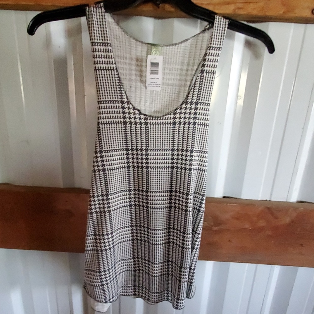 Alternative earth tank top